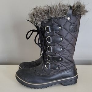 Sorel Tofino boots